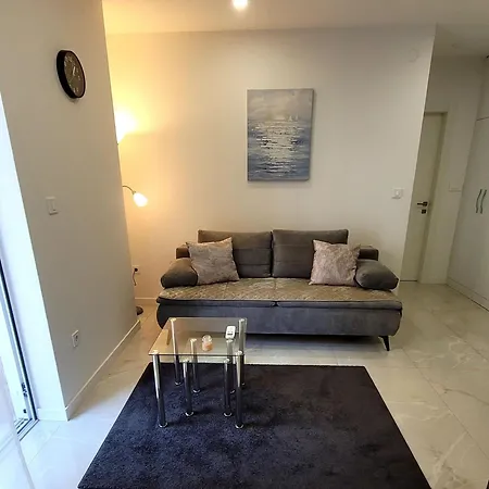 Apartment Charming With Balcony In The Heart Of *