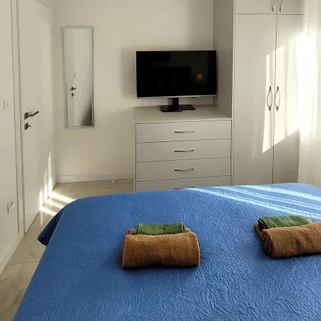Apartment Charming With Balcony In The Heart Of *